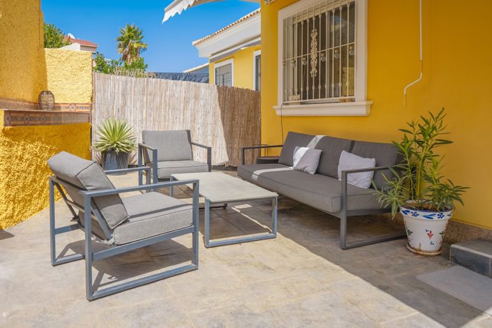 Image No.37-3 Bed Villa / Detached for sale