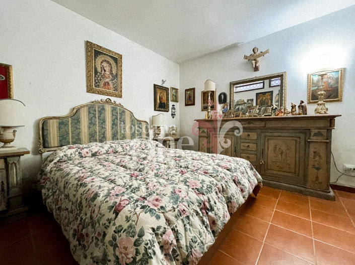 Image No.18-2 Bed House for sale