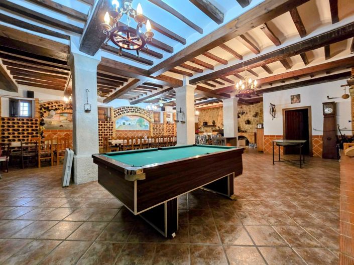 Image No.10-6 Bed Country House for sale