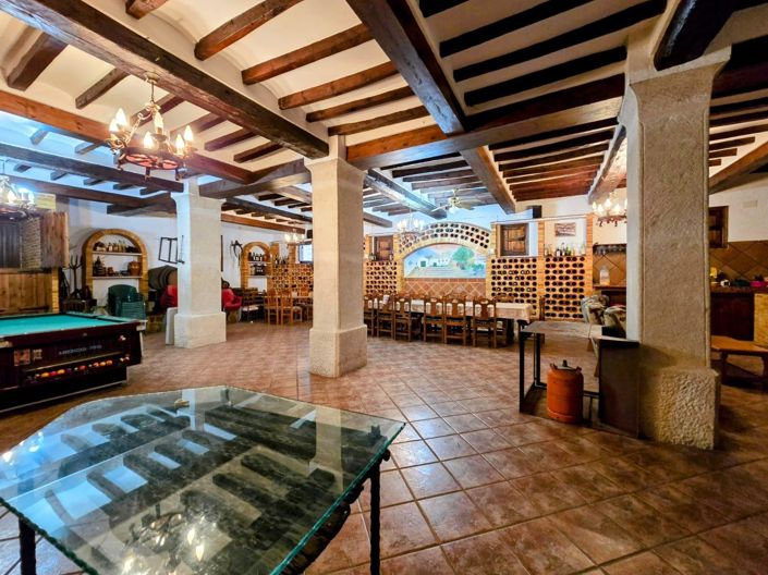 Image No.11-6 Bed Country House for sale