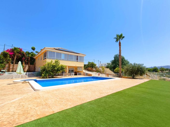 Image No.8-5 Bed Country House for sale
