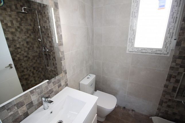 Image No.18-3 Bed Country House for sale