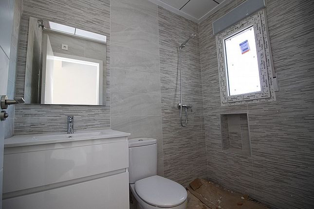 Image No.20-3 Bed Country House for sale