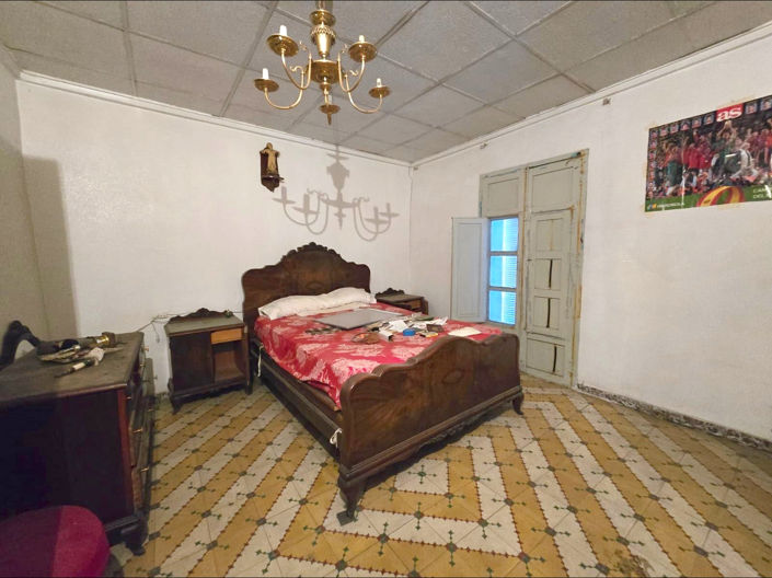 Image No.3-6 Bed Townhouse for sale