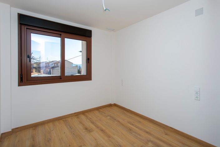 Image No.28-3 Bed Apartment for sale