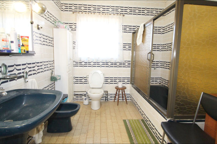 Image No.10-3 Bed Country House for sale