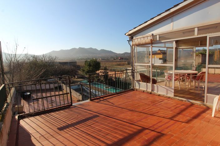 Image No.15-3 Bed Country House for sale