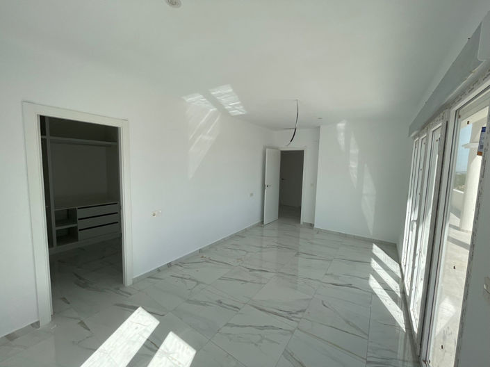 Image No.21-6 Bed Country House for sale