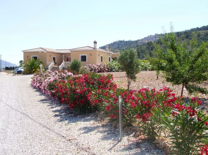 Image No.2-4 Bed Country House for sale