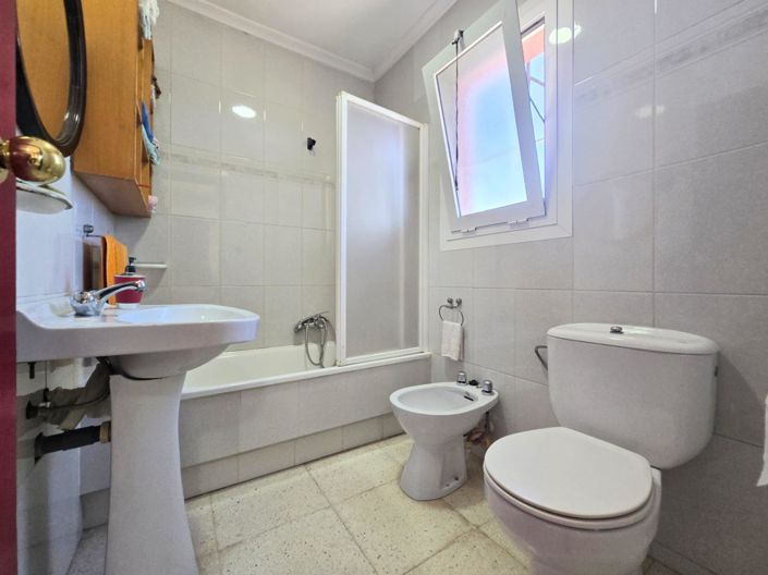 Image No.8-2 Bed Country House for sale