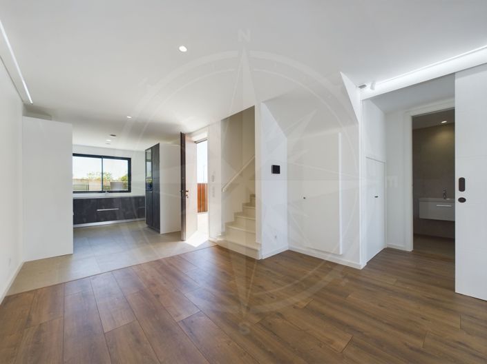 Image No.4-3 Bed Townhouse for sale