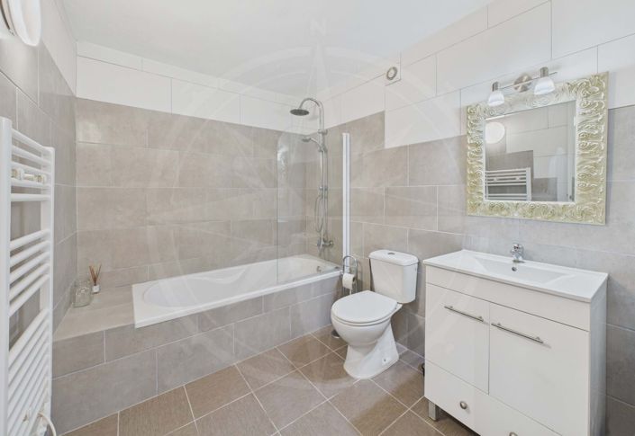 Image No.28-3 Bed Townhouse for sale