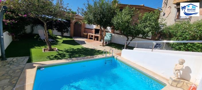 Image No.10-2 Bed Semi-Detached for sale