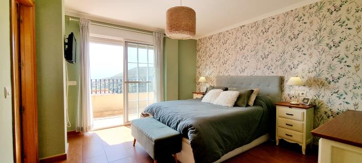 Image No.12-5 Bed Villa for sale