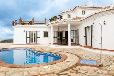 Forsalestunningcountryvillawithopenseaviews-BlueCeeRealEstate83