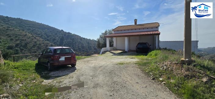 Image No.52-3 Bed Country House for sale