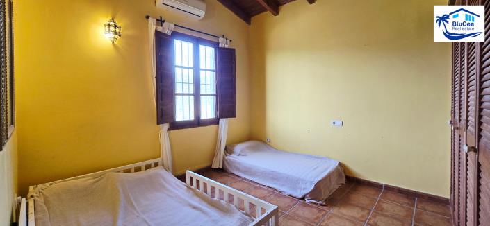 Image No.27-3 Bed Country House for sale