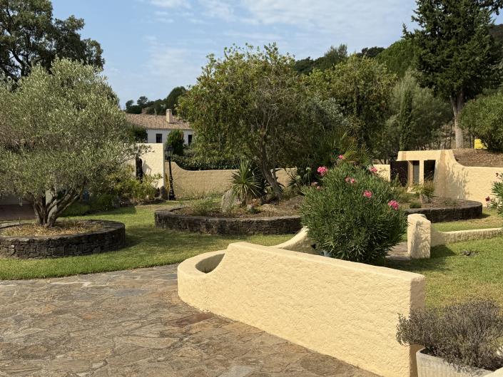Image No.5-6 Bed Country House for sale