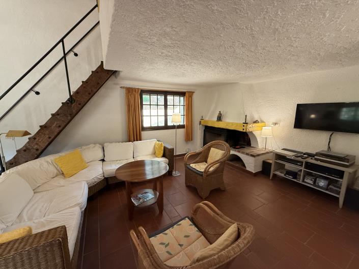 Image No.6-6 Bed Country House for sale