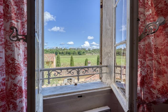 Image No.11-10 Bed Vineyard for sale