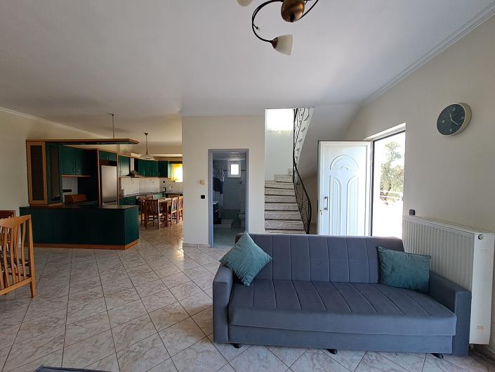 Image No.37-3 Bed Maisonette for sale