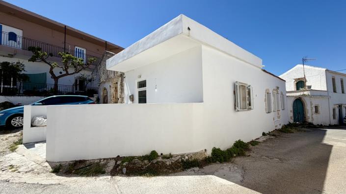 Image No.18-2 Bed House for sale