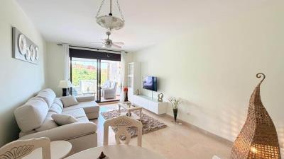 Duquesa-Village-521-KIWII-Real-Estate-living-Room-3
