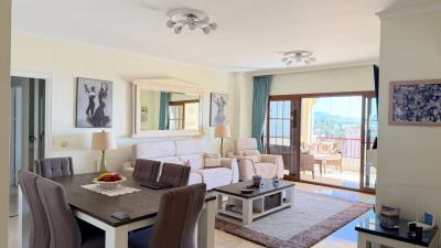 Los-Castillos-La-Duquesa-KIWII-522-Living---Dining