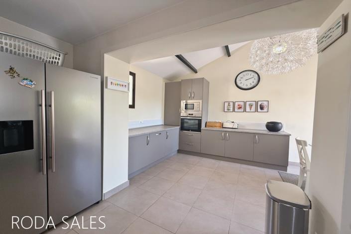 Image No.11-4 Bed Villa / Detached for sale