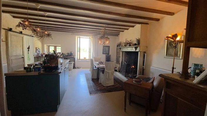 Image No.7-9 Bed House for sale