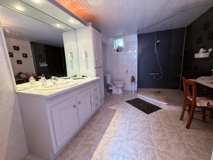 Image No.18-4 Bed House for sale