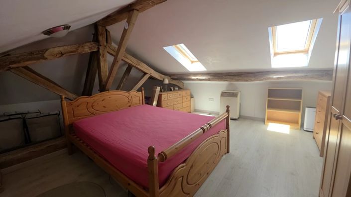 Image No.18-3 Bed Farmhouse for sale