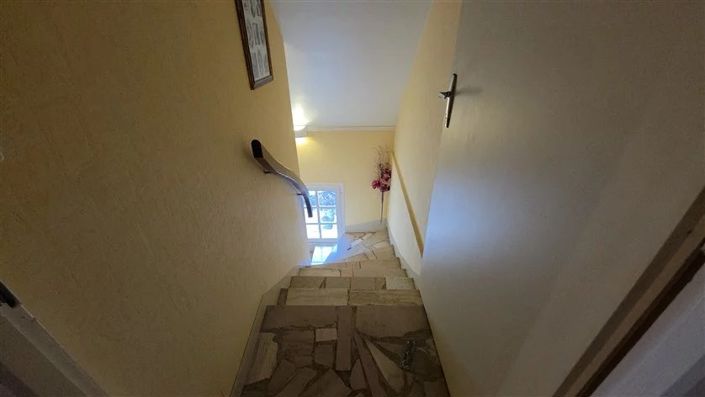 Image No.20-5 Bed House for sale