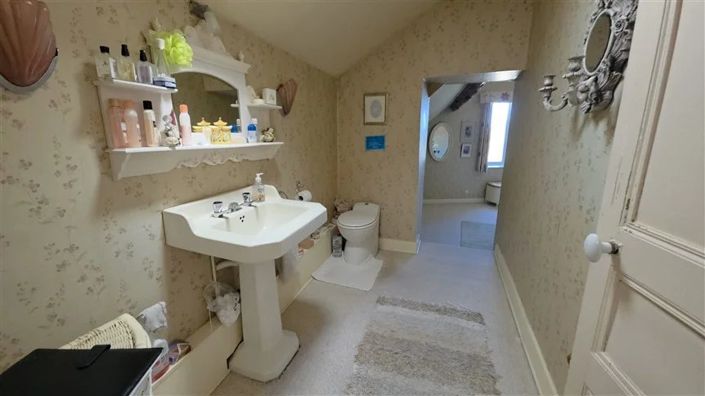 Image No.14-6 Bed House for sale