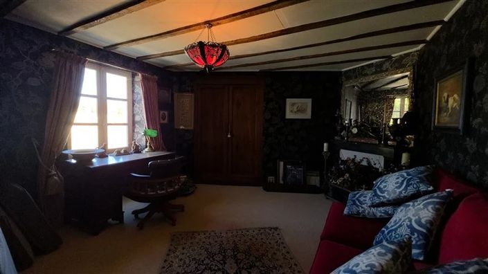 Image No.7-6 Bed House for sale