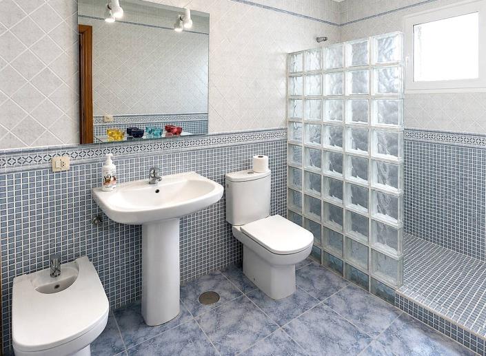 Image No.12-3 Bed Semi-Detached for sale