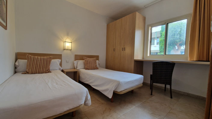 Image No.17-3 Bed Property for sale