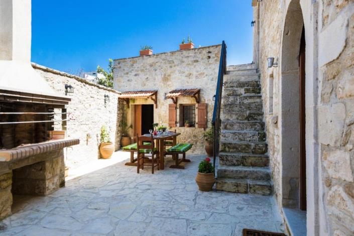 Image No.10-3 Bed House for sale