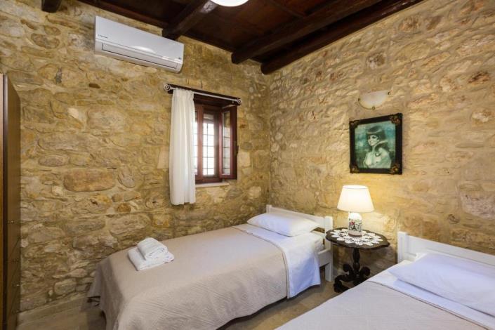 Image No.12-3 Bed House for sale