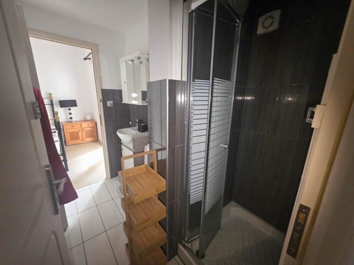 Image No.18-3 Bed Apartment for sale