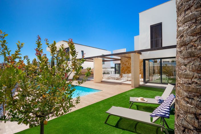 Image No.2-4 Bed Villa for sale