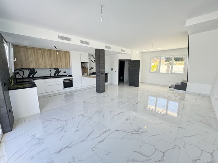 Image No.6-4 Bed Villa for sale