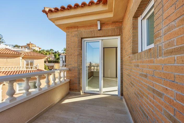 Image No.21-Villa de 4 chambres à vendre à Alicante