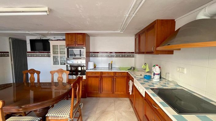 Image No.12-4 Bed Townhouse for sale