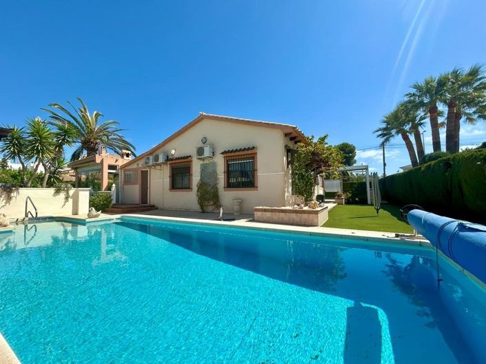 Image No.2-3 Bed Villa for sale