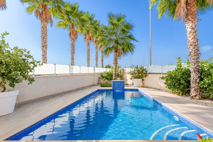 Image No.3-Villa de 5 chambres à vendre à Cabo Roig