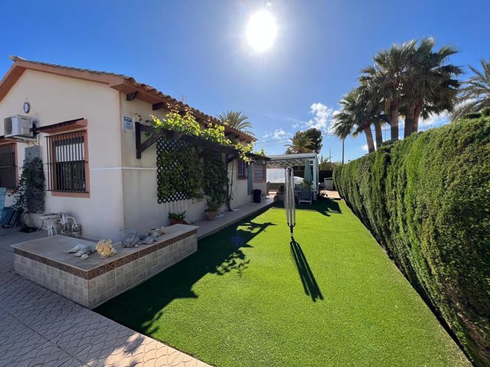 Image No.3-Villa de 3 chambres à vendre à Cabo Roig