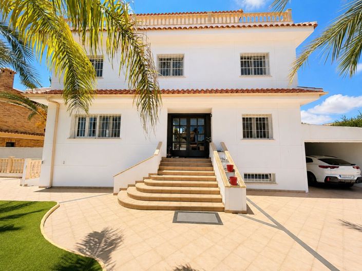 Image No.44-4 Bed Villa for sale