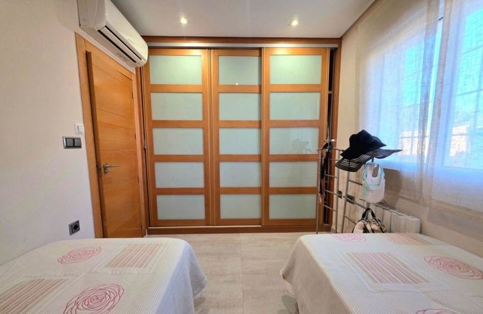 Image No.10-5 Bed Villa for sale