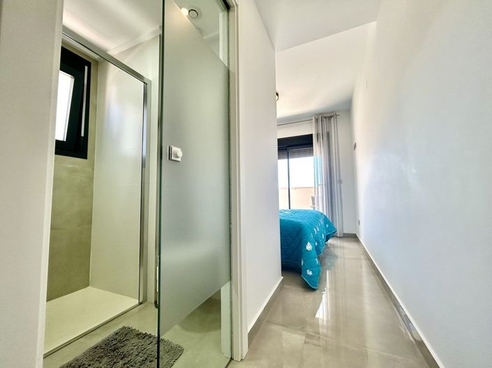 Image No.19-2 Bed Apartment for sale